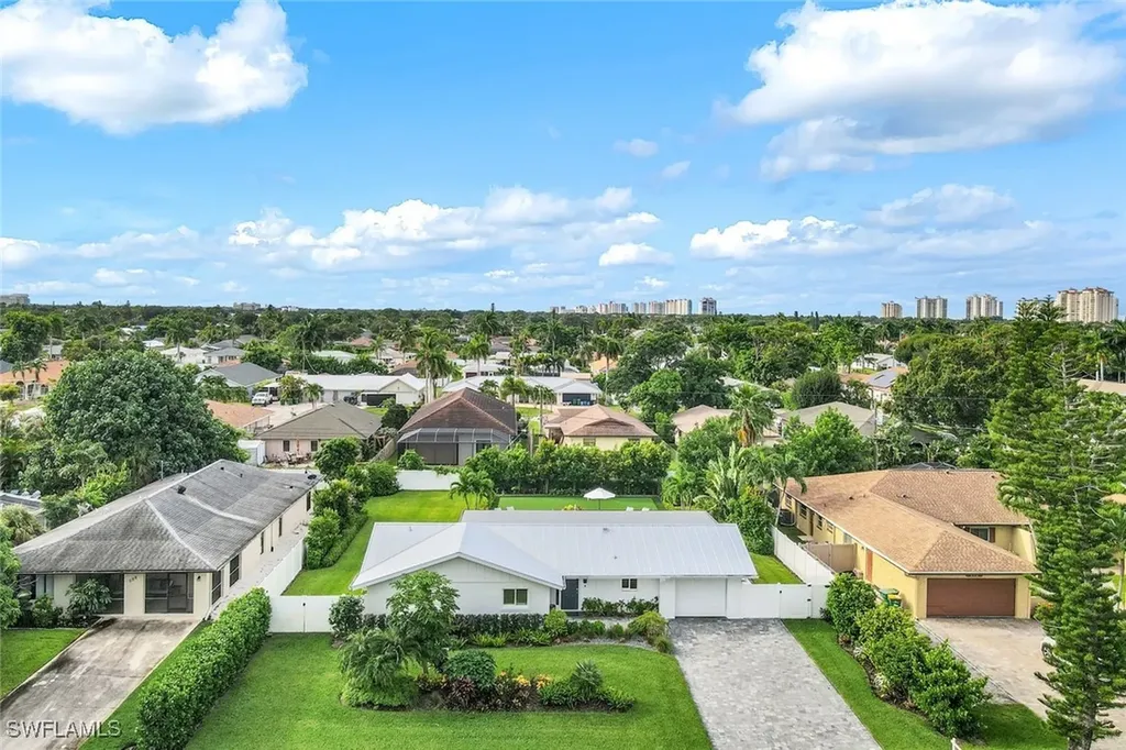 720 102nd Avenue N Naples FL 34108