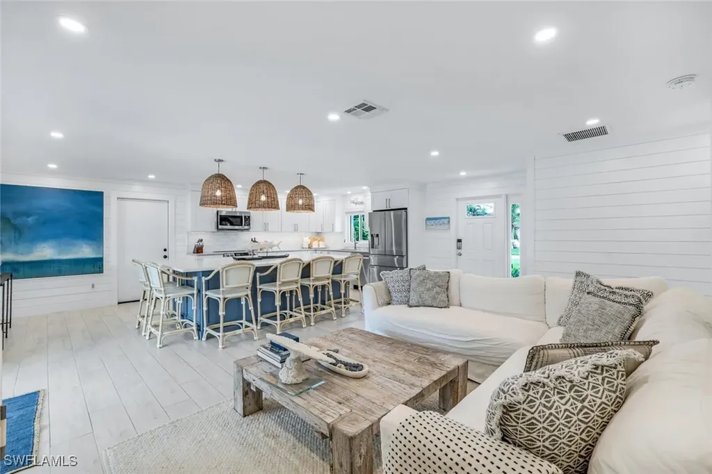 720 102nd Avenue N Naples FL 34108
