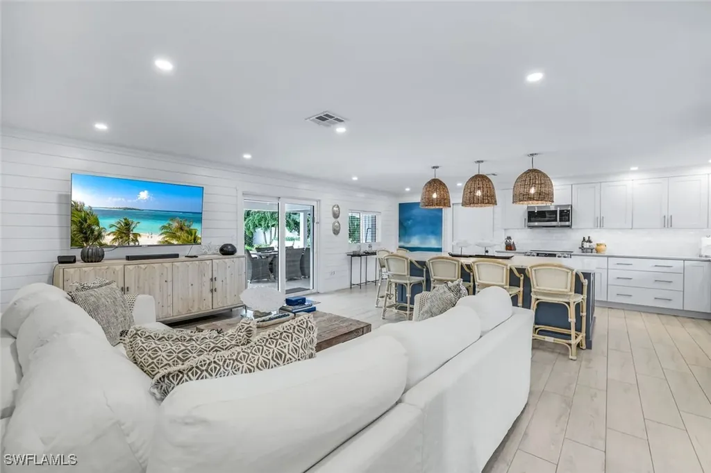 720 102nd Avenue N Naples FL 34108