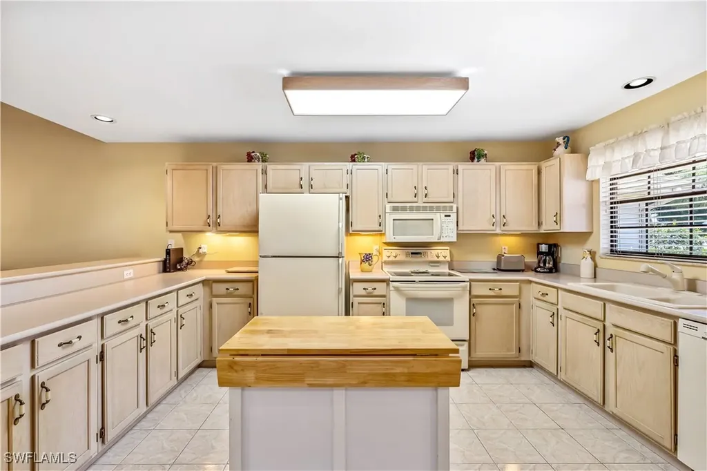 6623 Ilex Circle Naples FL 34109