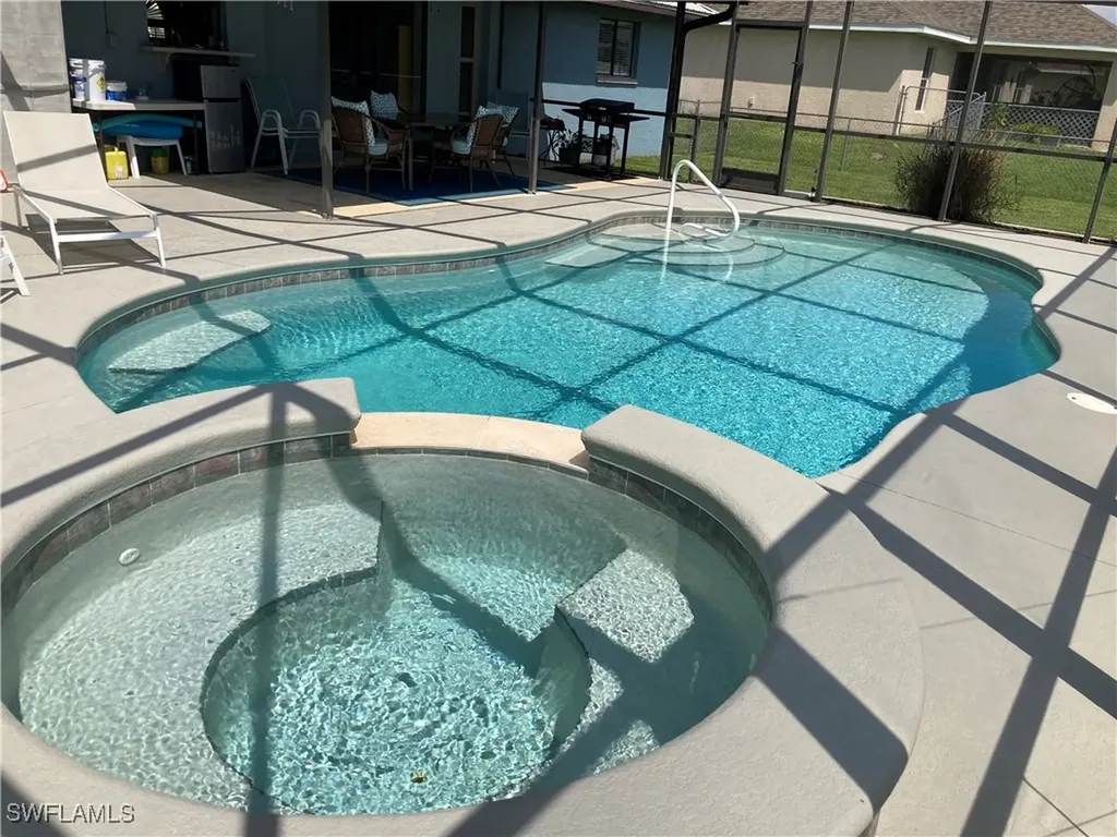 522 SW 26th Terrace Cape Coral FL 33914
