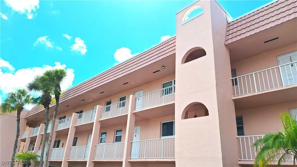 160 Turtle Lake Court Naples FL 34105