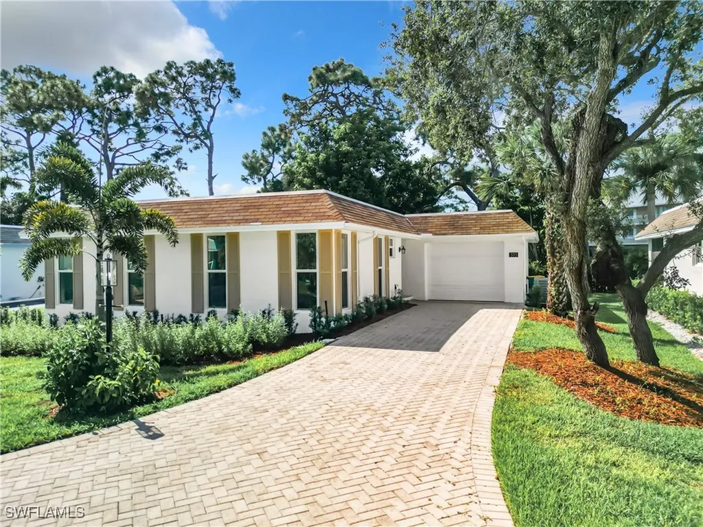 375 Carnaby Court Naples FL 34112