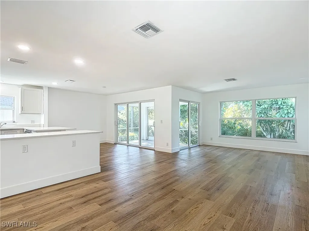 375 Carnaby Court Naples FL 34112