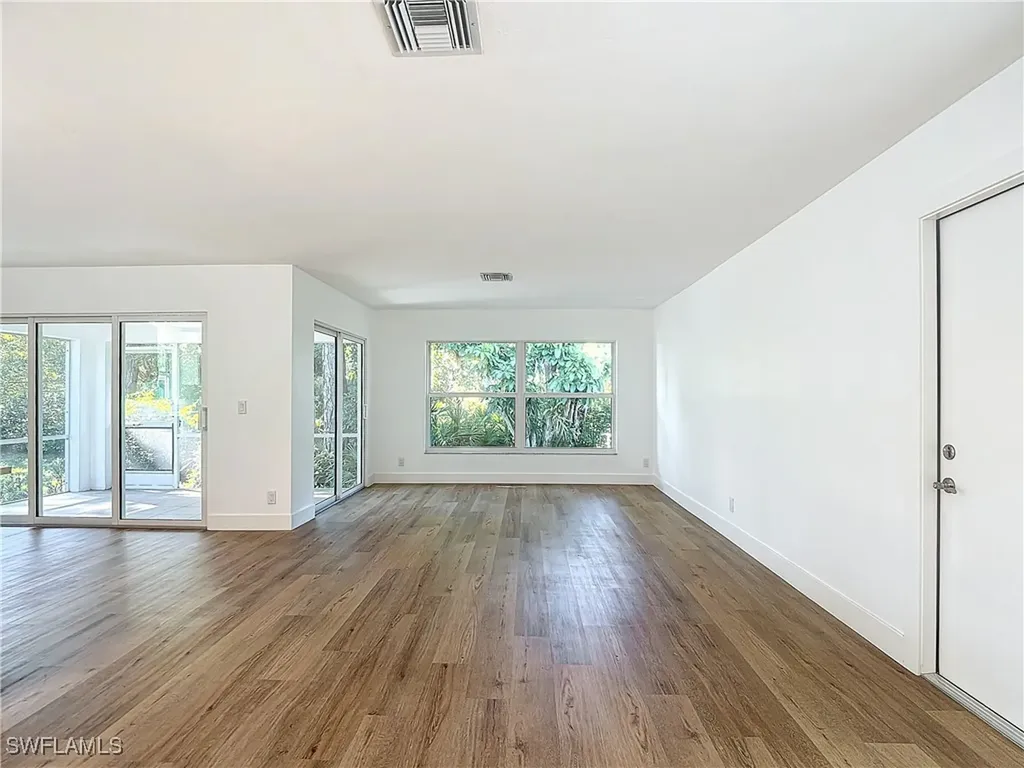 375 Carnaby Court Naples FL 34112