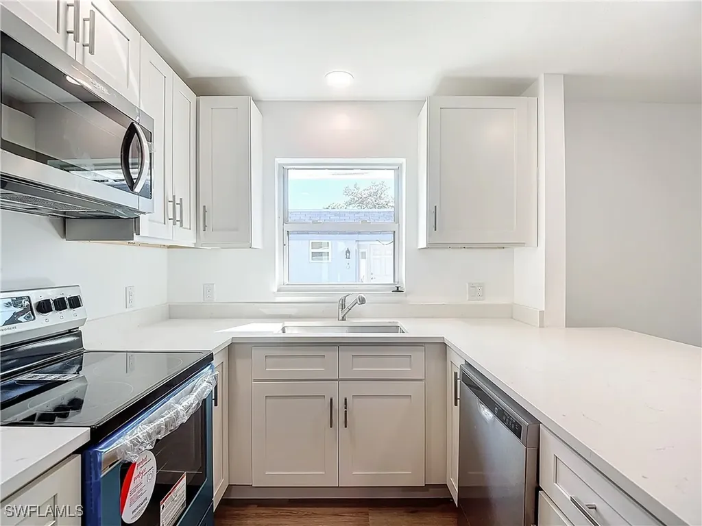 375 Carnaby Court Naples FL 34112