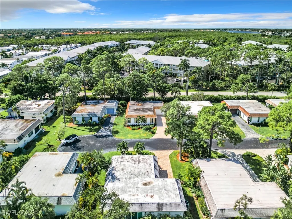 375 Carnaby Court Naples FL 34112