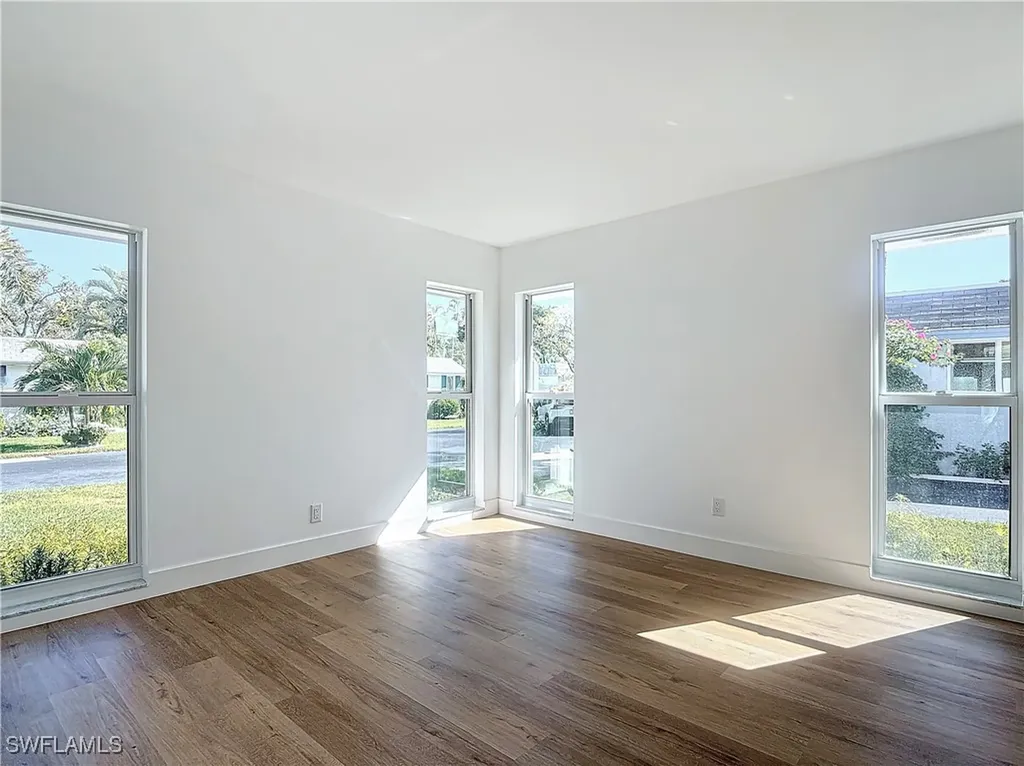 375 Carnaby Court Naples FL 34112