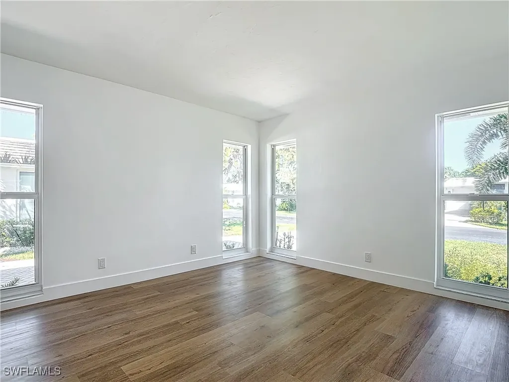 375 Carnaby Court Naples FL 34112