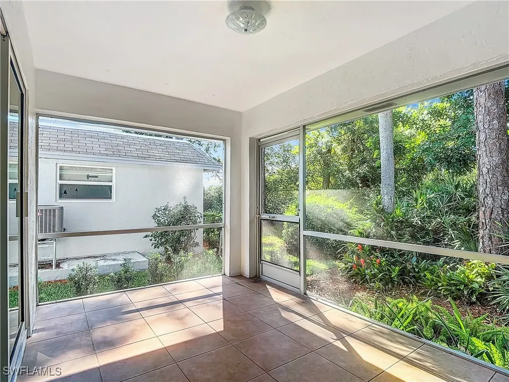375 Carnaby Court Naples FL 34112
