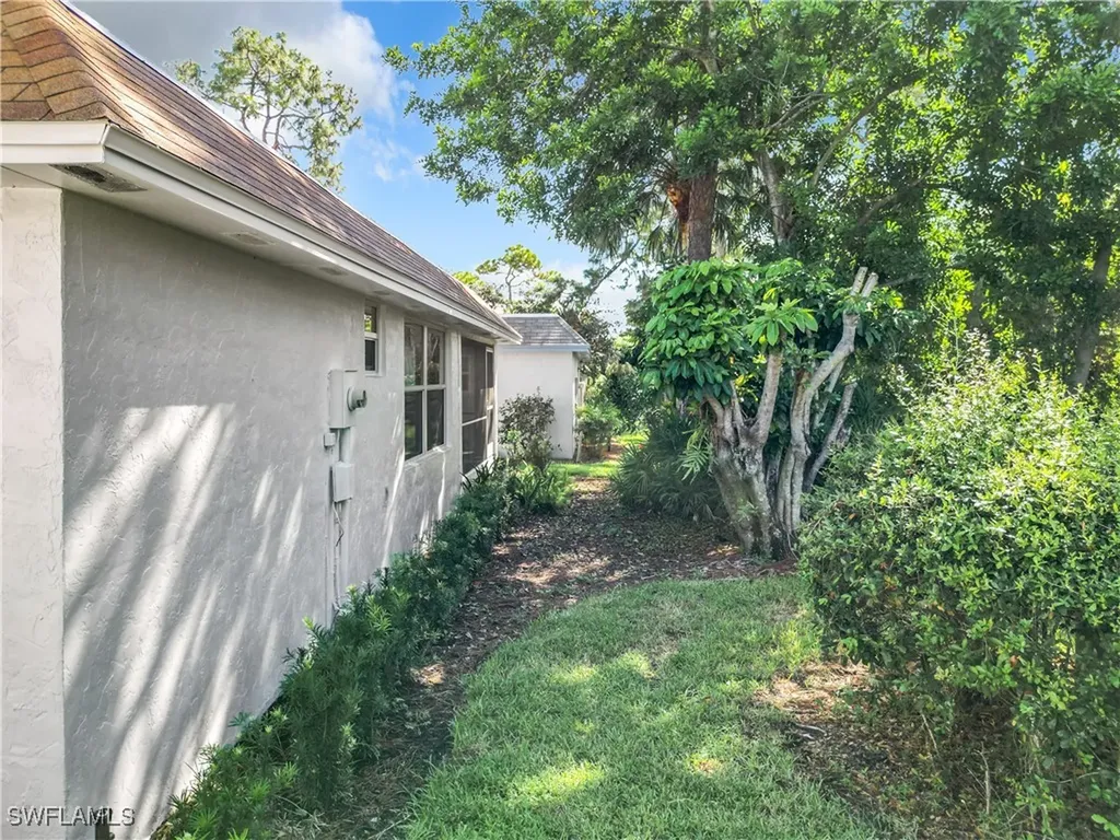375 Carnaby Court Naples FL 34112