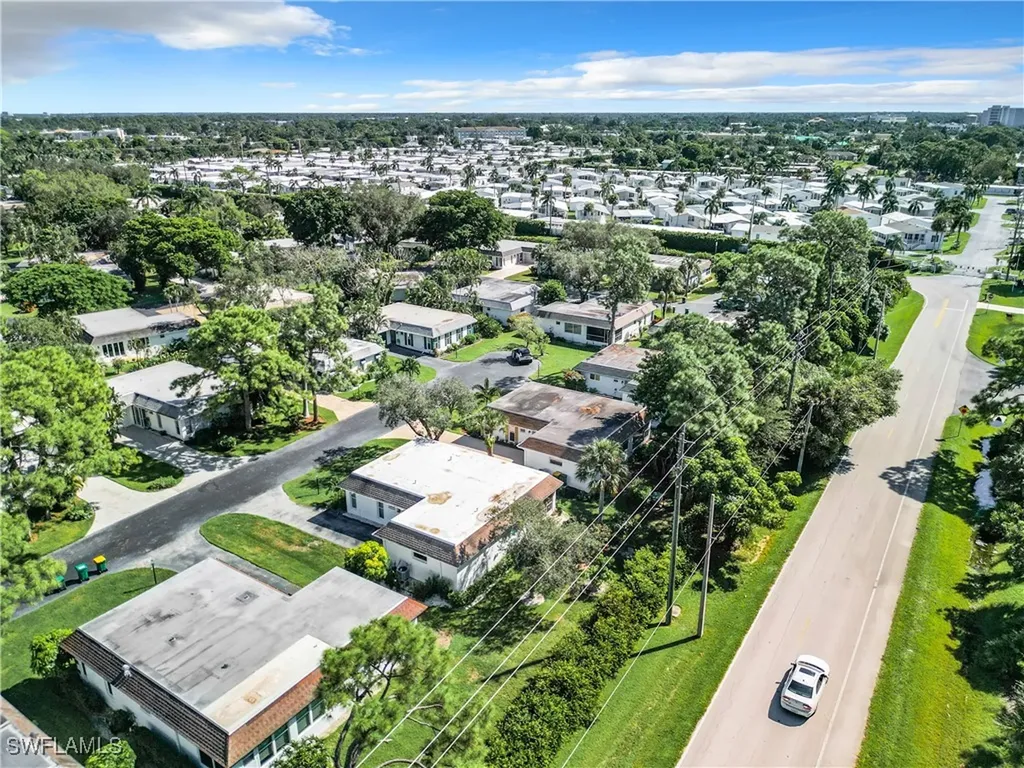 375 Carnaby Court Naples FL 34112