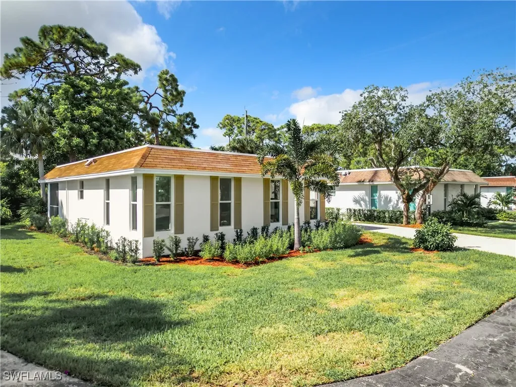 375 Carnaby Court Naples FL 34112