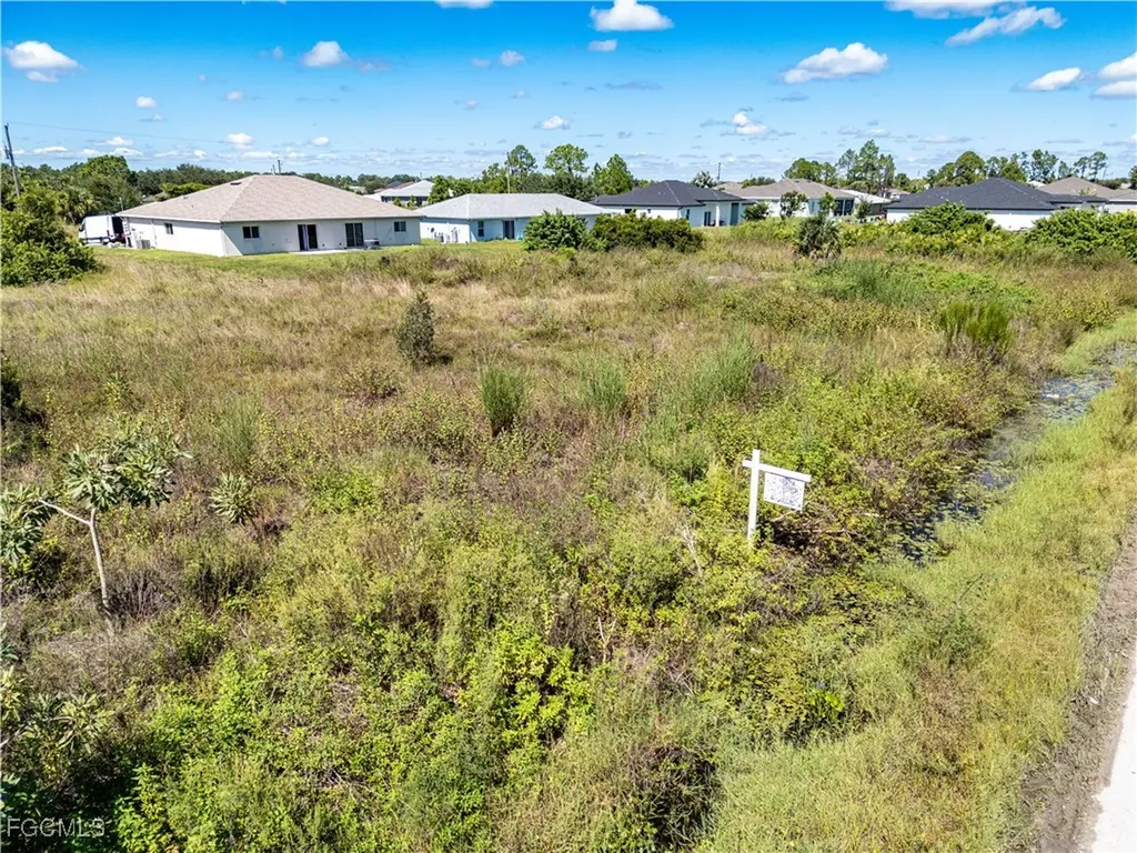 1540/1542 Gilbert Avenue S Lehigh Acres FL 33973