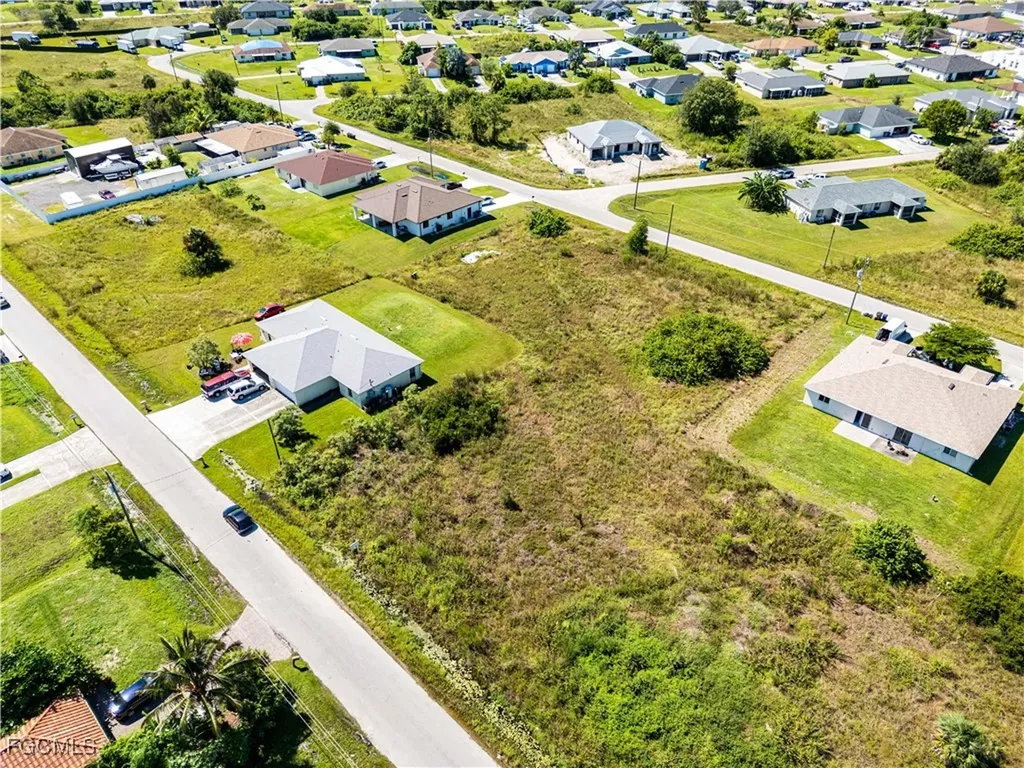 1540/1542 Gilbert Avenue S Lehigh Acres FL 33973