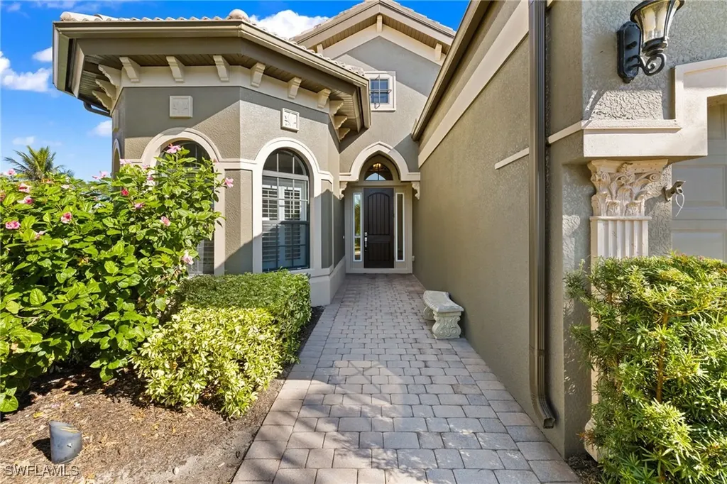 Naples FL, 6602 Caldecott Drive