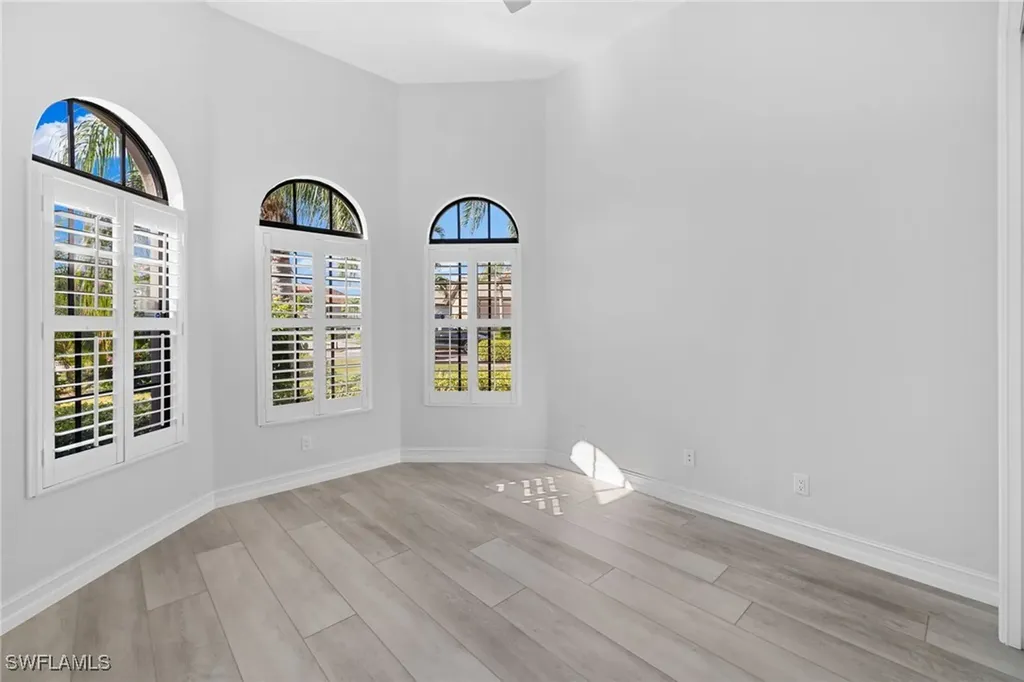 6602 Caldecott Drive Naples FL 34113