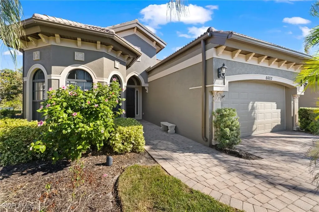 6602 Caldecott Drive Naples FL 34113