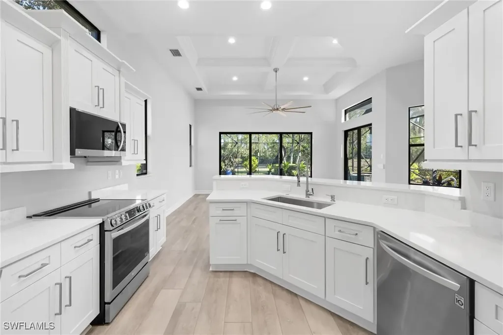 6602 Caldecott Drive Naples FL 34113