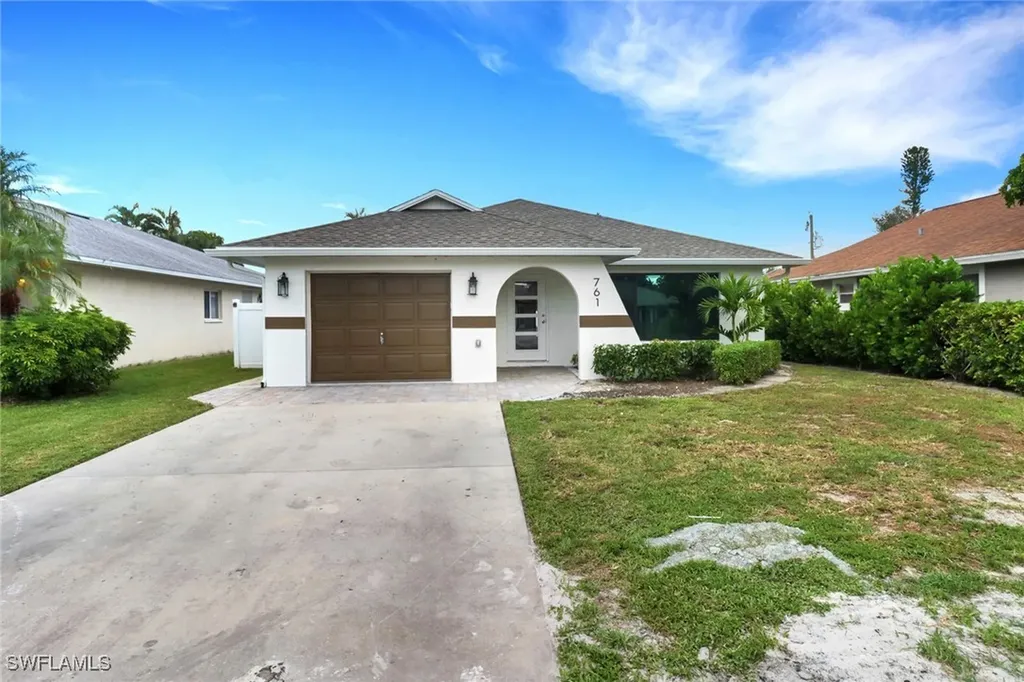 Naples FL, 761 99TH Avenue N