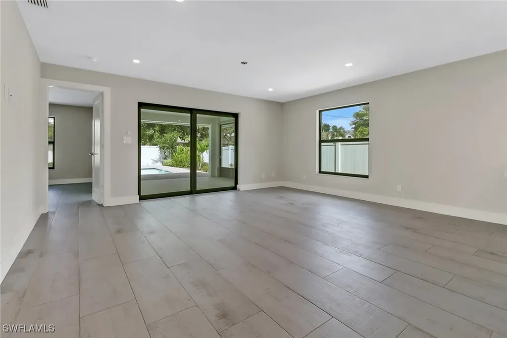 761 99th Avenue N Naples FL 34108
