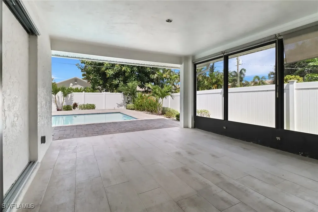 761 99th Avenue N Naples FL 34108