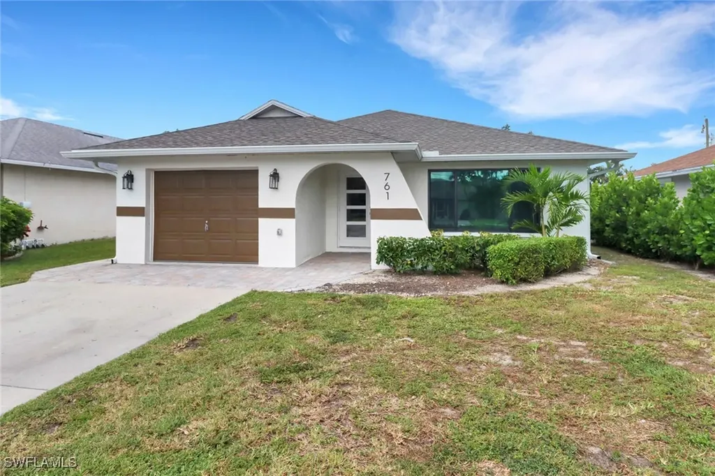 761 99th Avenue N Naples FL 34108
