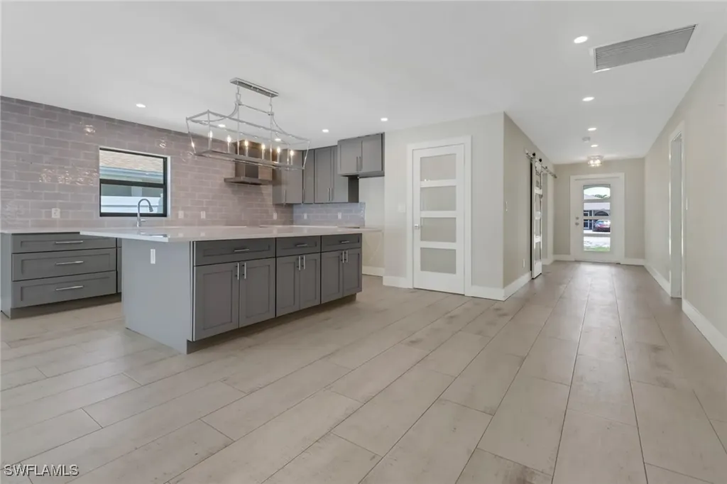 761 99th Avenue N Naples FL 34108