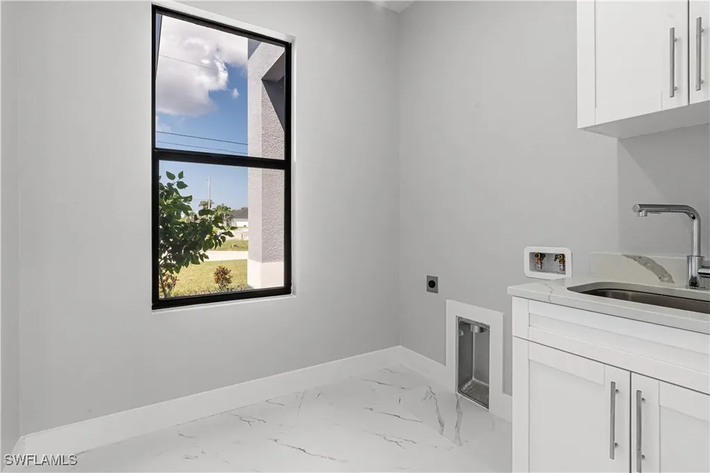 1213 NW 42nd Avenue Cape Coral FL 33993
