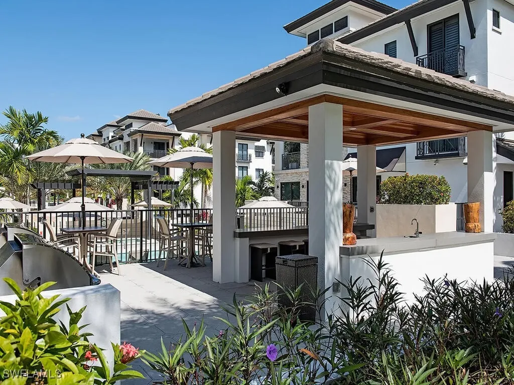 1030 3rd Avenue S Naples FL 34102