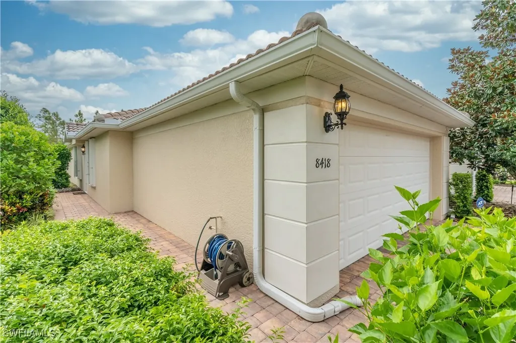 8418 Karina Court Naples FL 34114