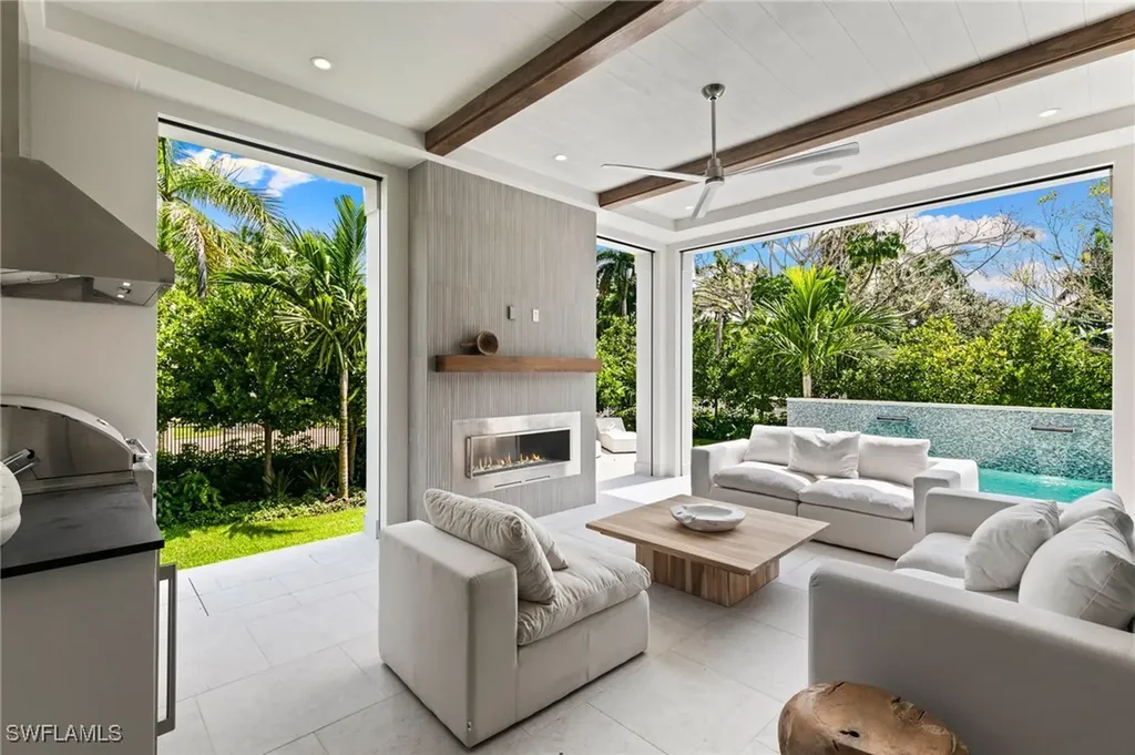 1191 7th Avenue N Naples FL 34102