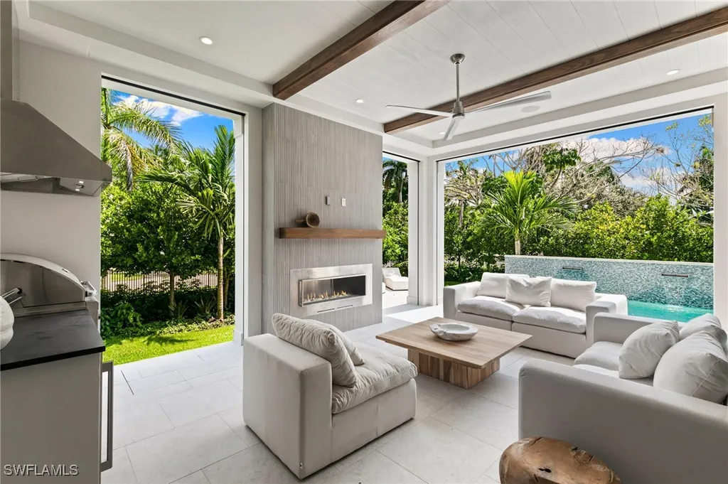 1191 7th Avenue N Naples FL 34102
