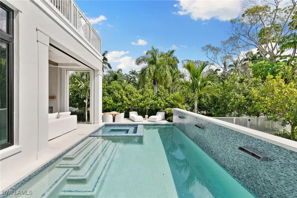 1191 7th Avenue N Naples FL 34102