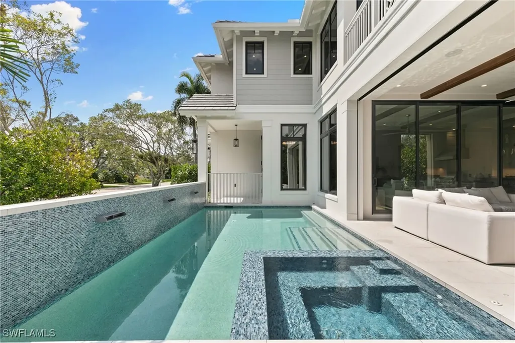 1191 7th Avenue N Naples FL 34102