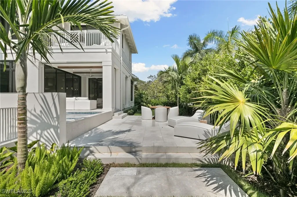 1191 7th Avenue N Naples FL 34102