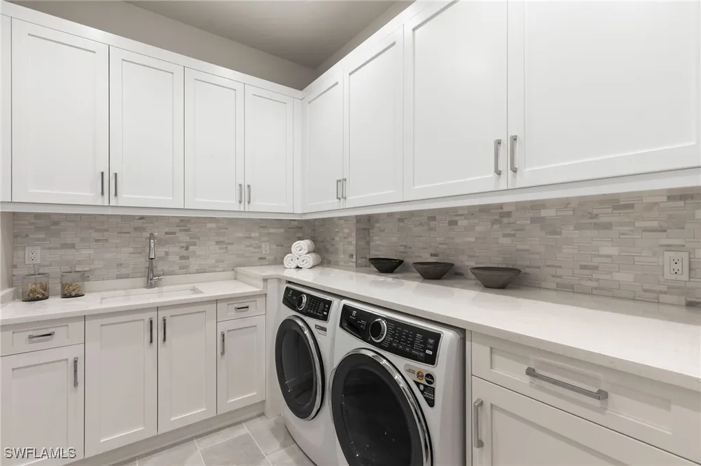 1191 7th Avenue N Naples FL 34102