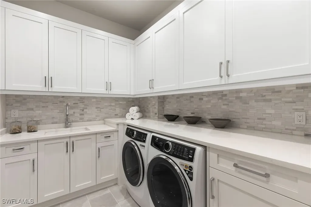 1191 7th Avenue N Naples FL 34102