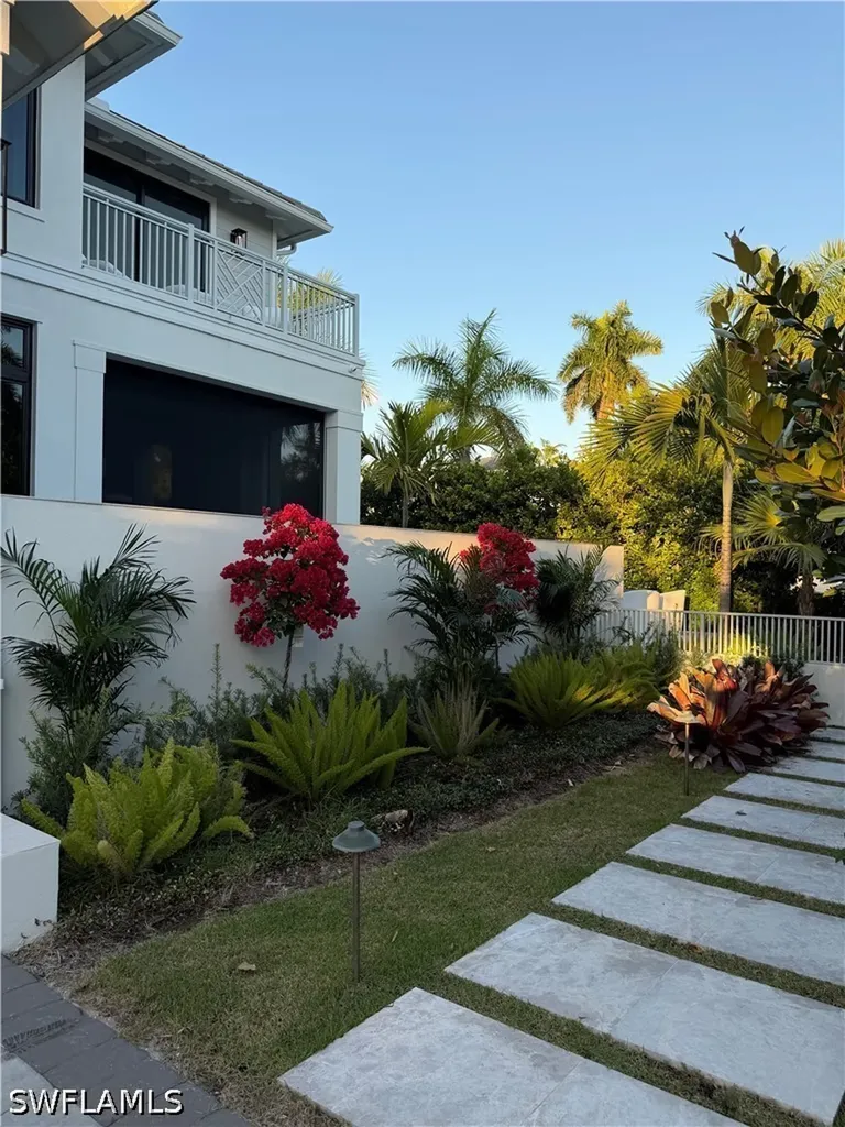 1191 7th Avenue N Naples FL 34102