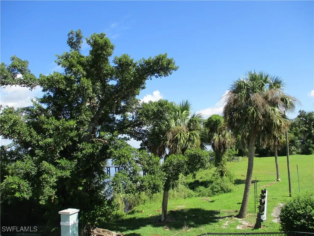 3225 E Riverside Drive Fort Myers FL 33916
