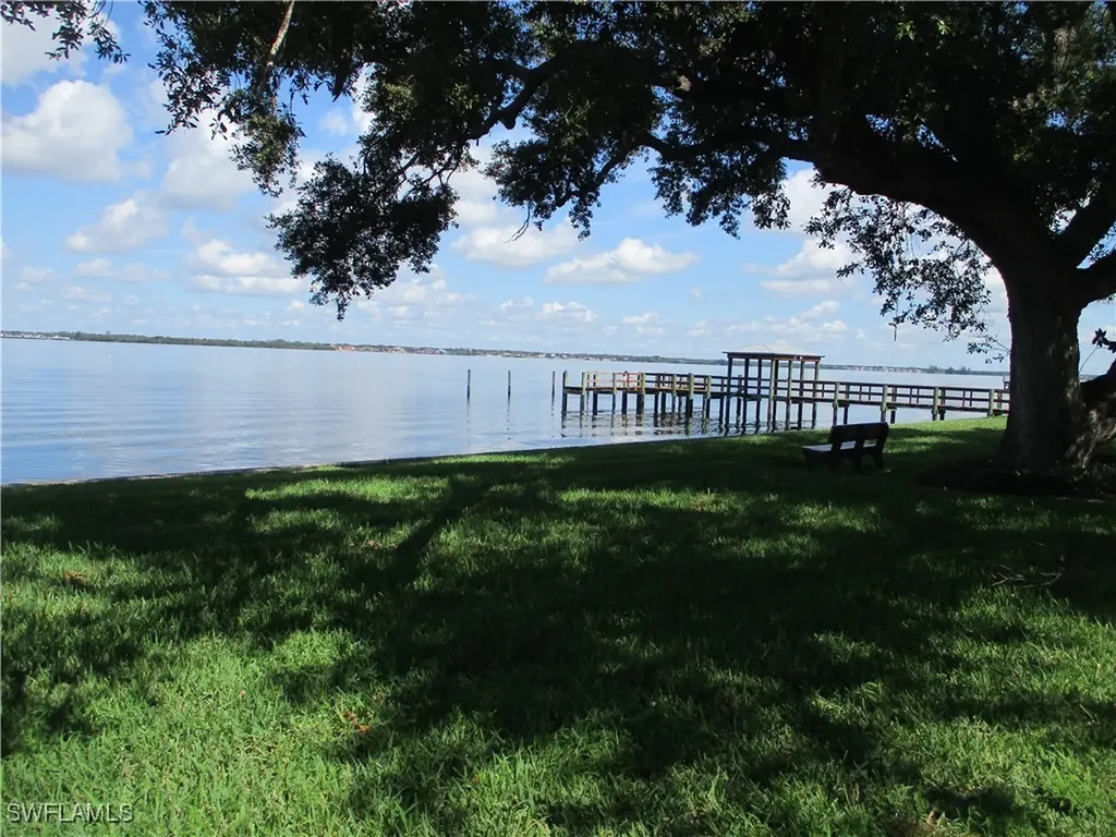 3225 E Riverside Drive Fort Myers FL 33916