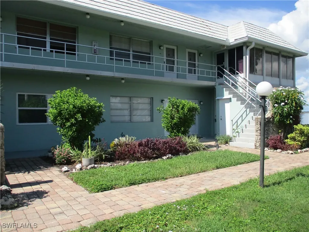 3225 E Riverside Drive Fort Myers FL 33916