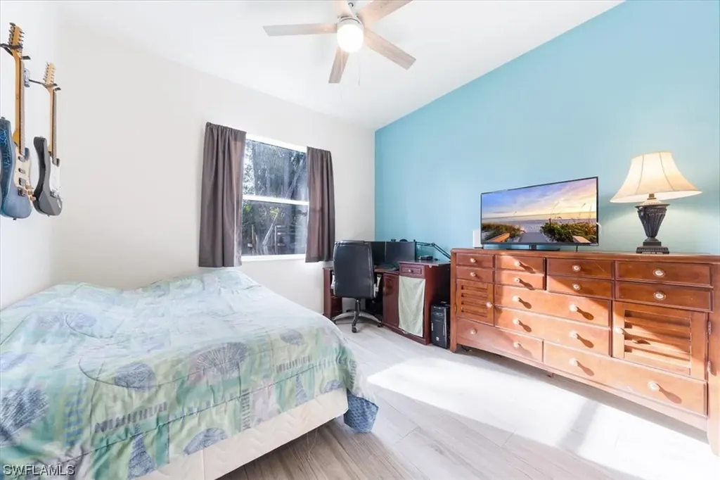 1260 20th Avenue NE Naples FL 34120