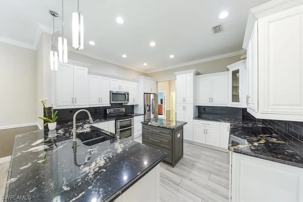 1260 20th Avenue NE Naples FL 34120