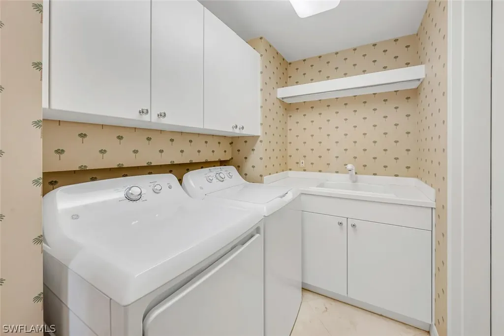 7575 Pelican Bay Boulevard Naples FL 34108