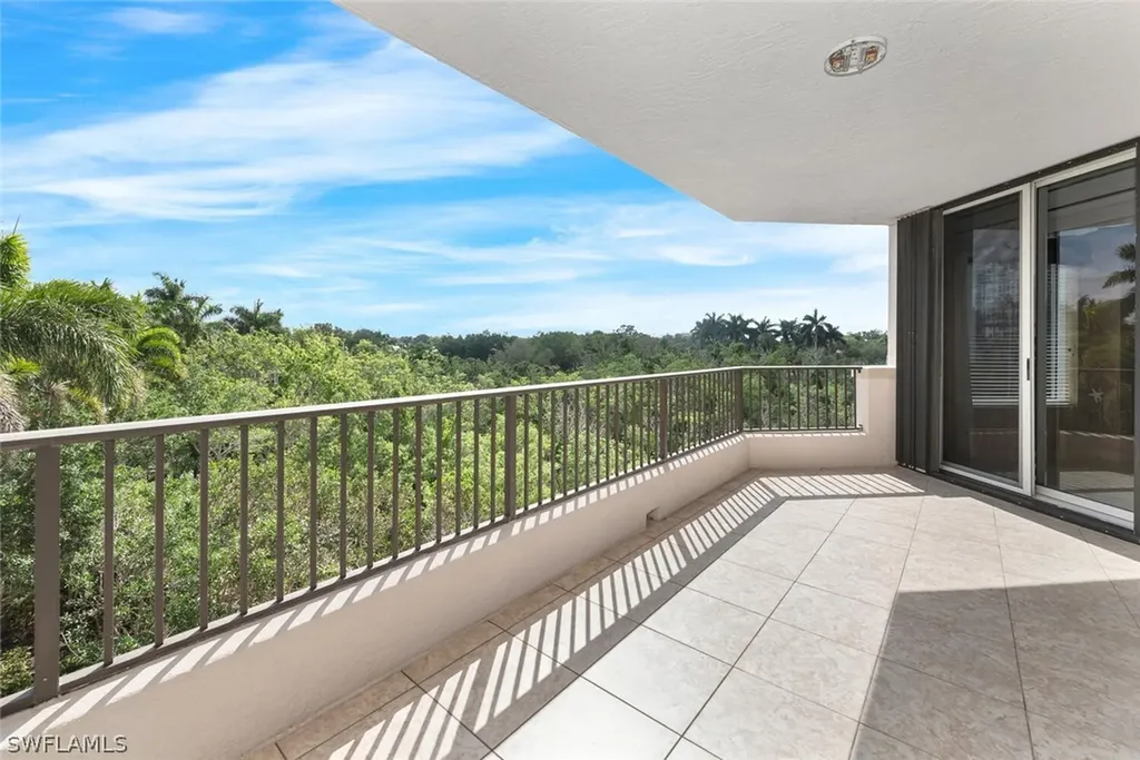 7575 Pelican Bay Boulevard Naples FL 34108