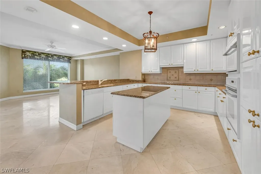 7575 Pelican Bay Boulevard Naples FL 34108