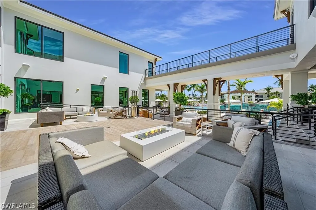 325 Dunes Boulevard Naples FL 34110