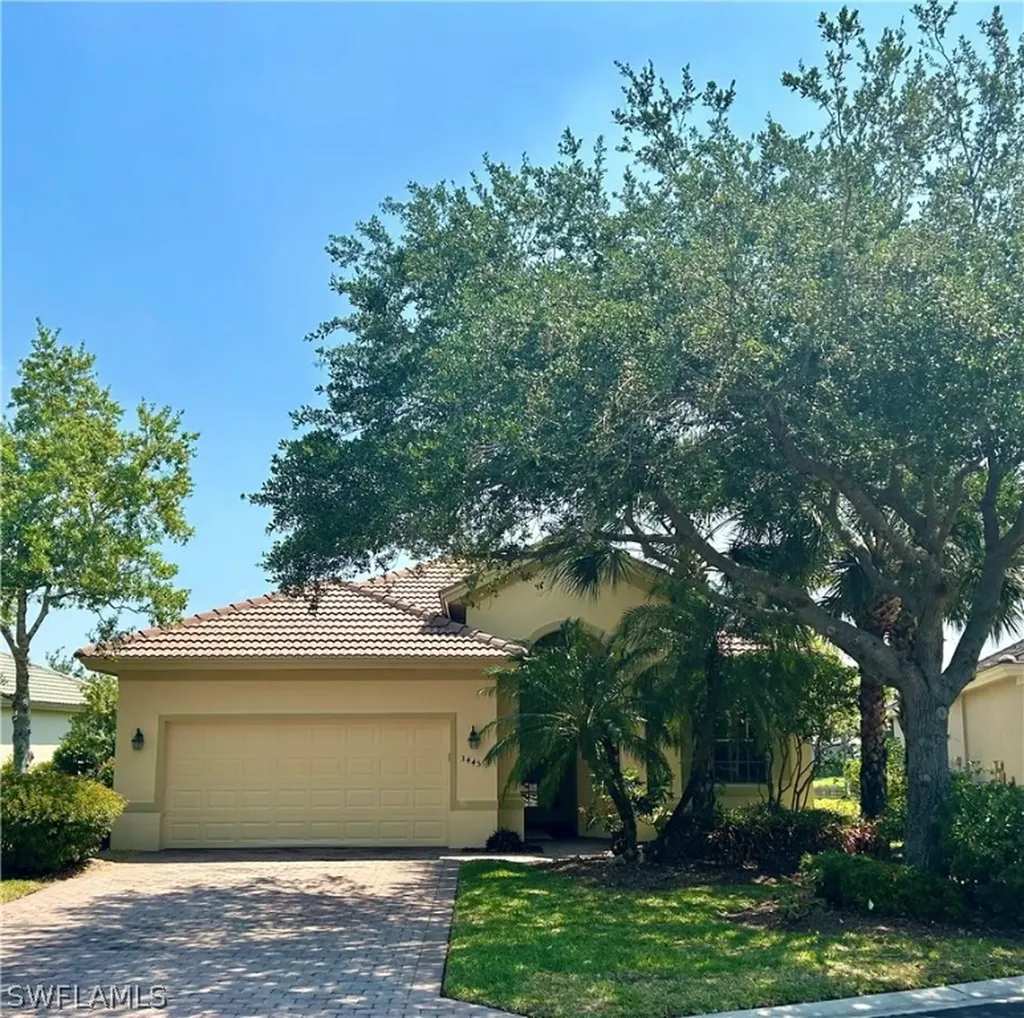 Fort Myers FL, 3445 Lakeview Isle Court