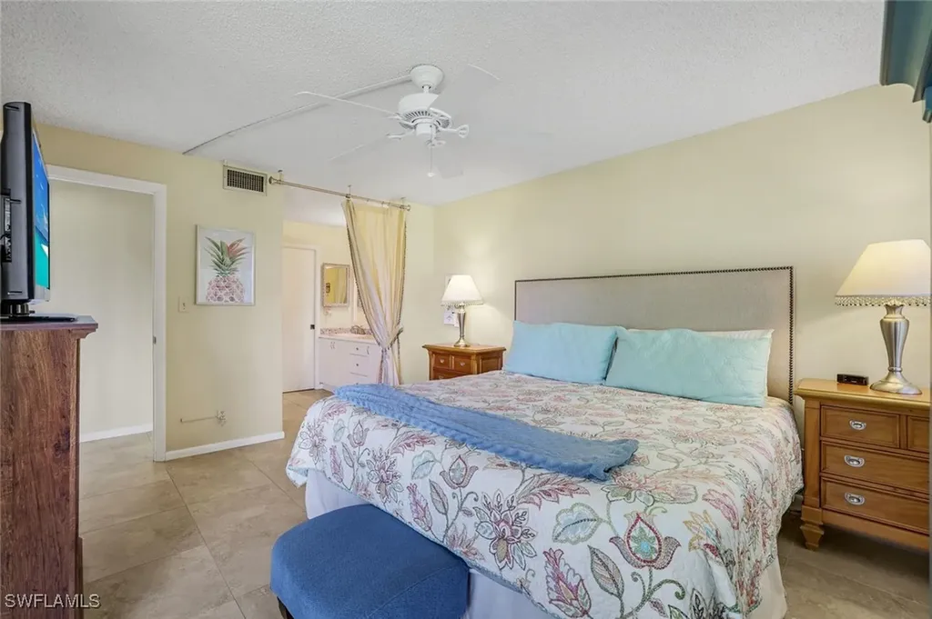 1087 Forest Lakes Drive Naples FL 34105